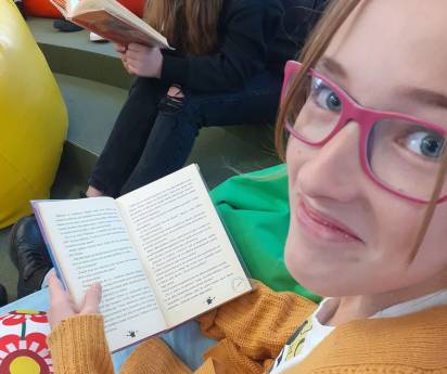 Sedmá C se čtením baví