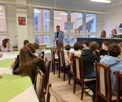 Snídaně školního parlamentu se starostou obce